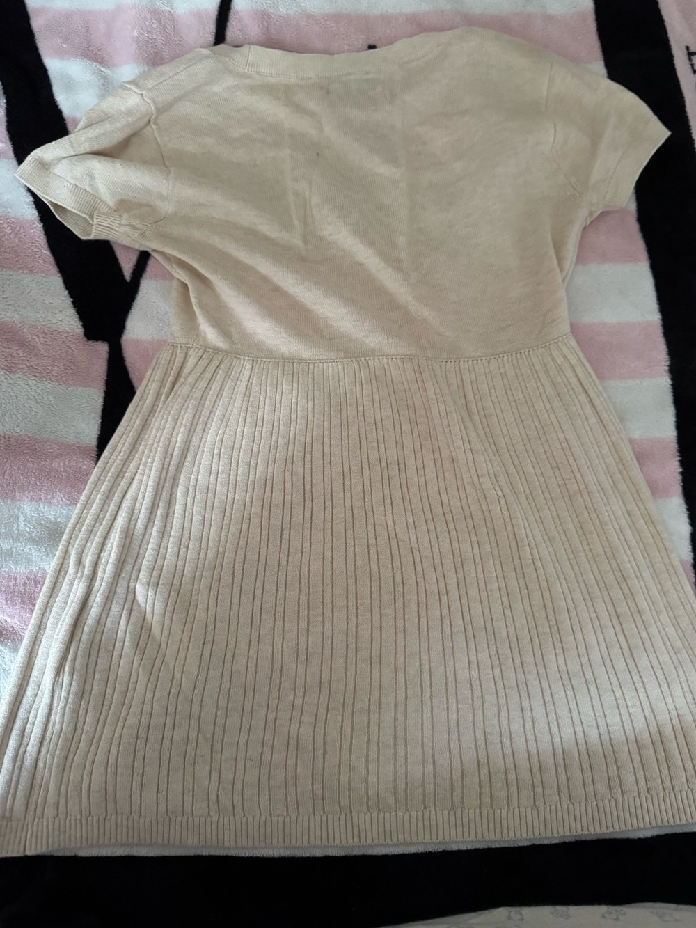 Hollister oatmeal babydoll top - Picture 2 of 3